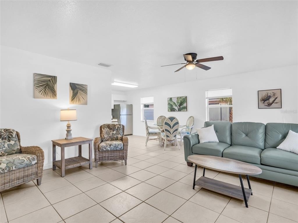 103 E Park Street - Photo 1