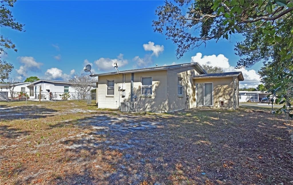 421 Briarwood Lane - Photo 4