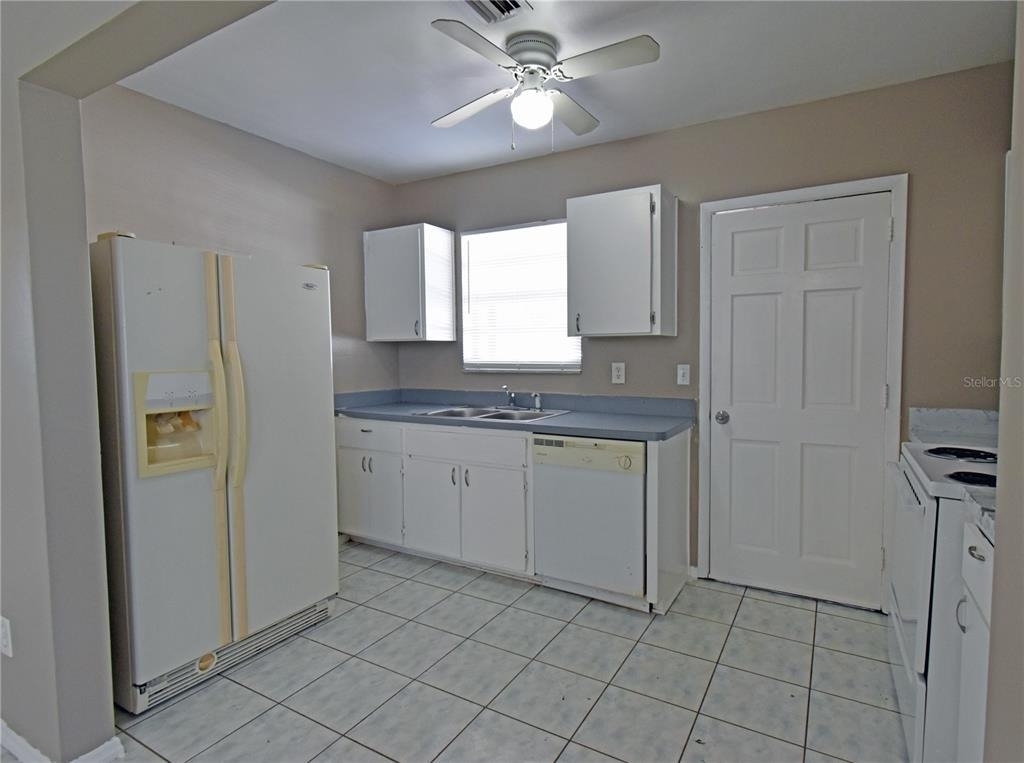 421 Briarwood Lane - Photo 6