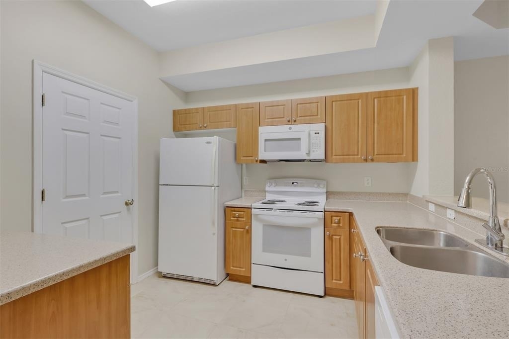 9025 Colby Drive - Photo 3