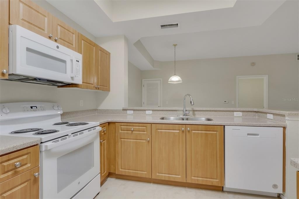 9025 Colby Drive - Photo 4