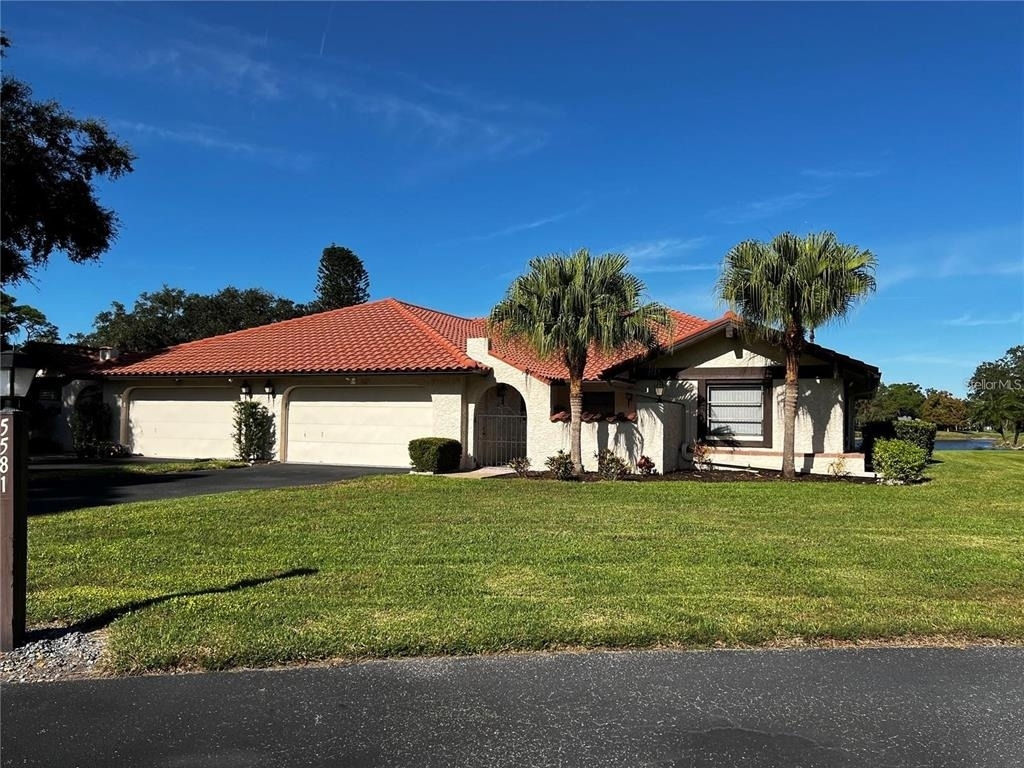 5581 Golf Pointe Drive - Photo 1