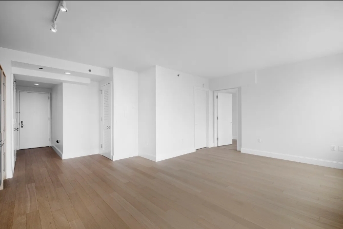 10 City Point - Photo 4