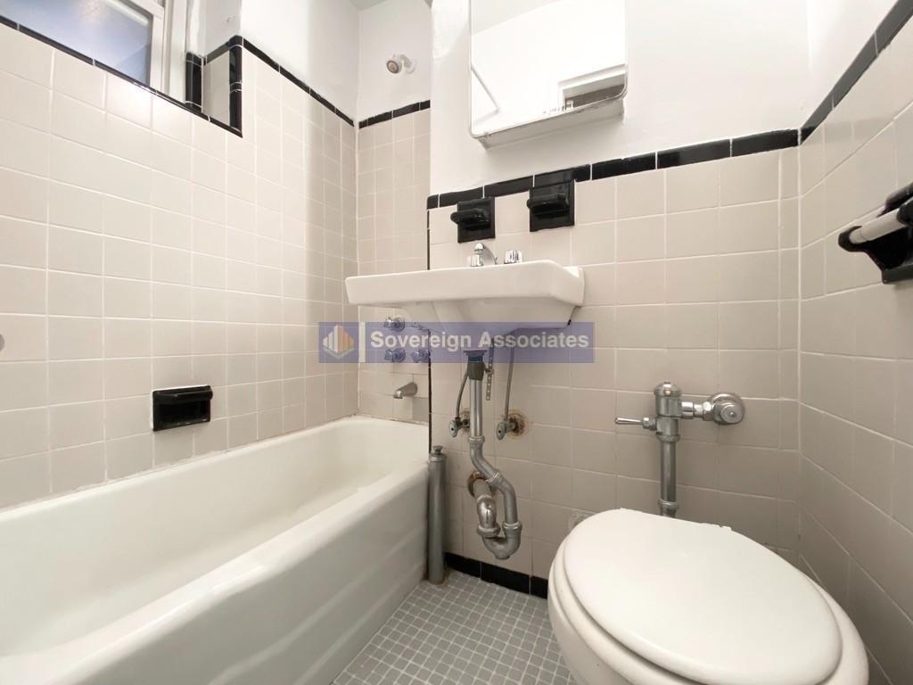 936 West End Avenue - Photo 3