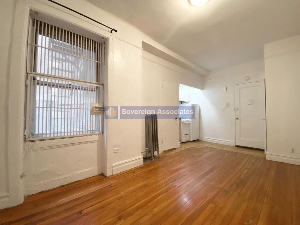 936 West End Avenue - Photo 1