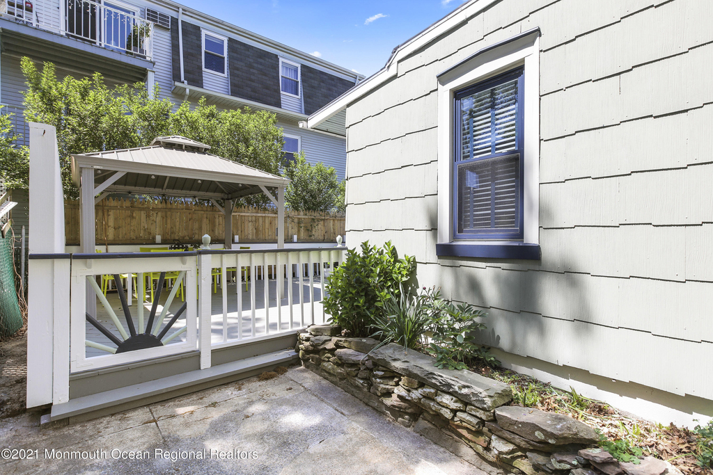 124 Heck Avenue - Photo 2