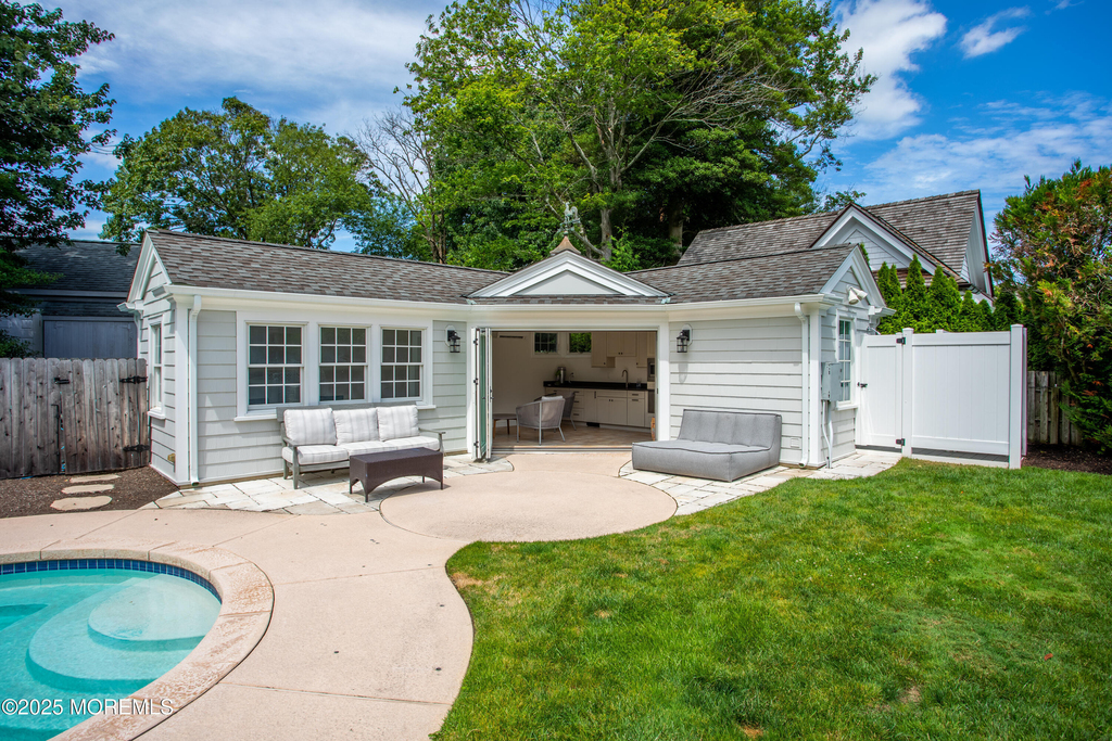 38 Vroom Avenue - Photo 2