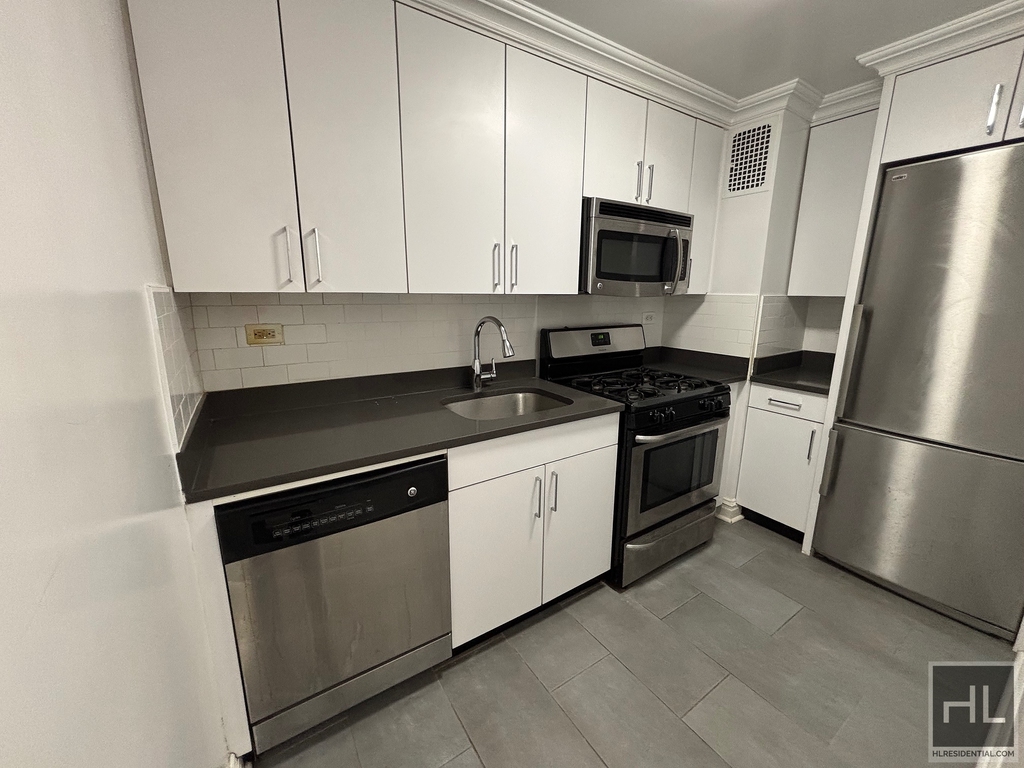 5 Avenue - Photo 3