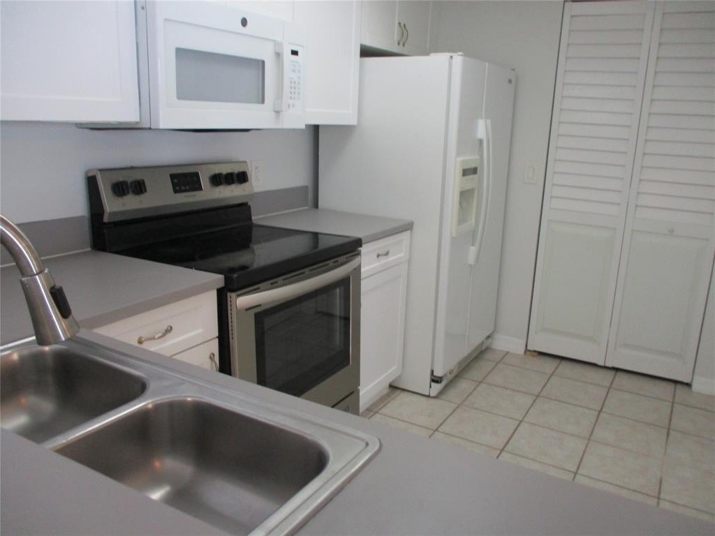 5045 Wiles Road - Photo 6