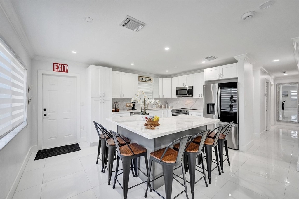 6740 Custer - Photo 2