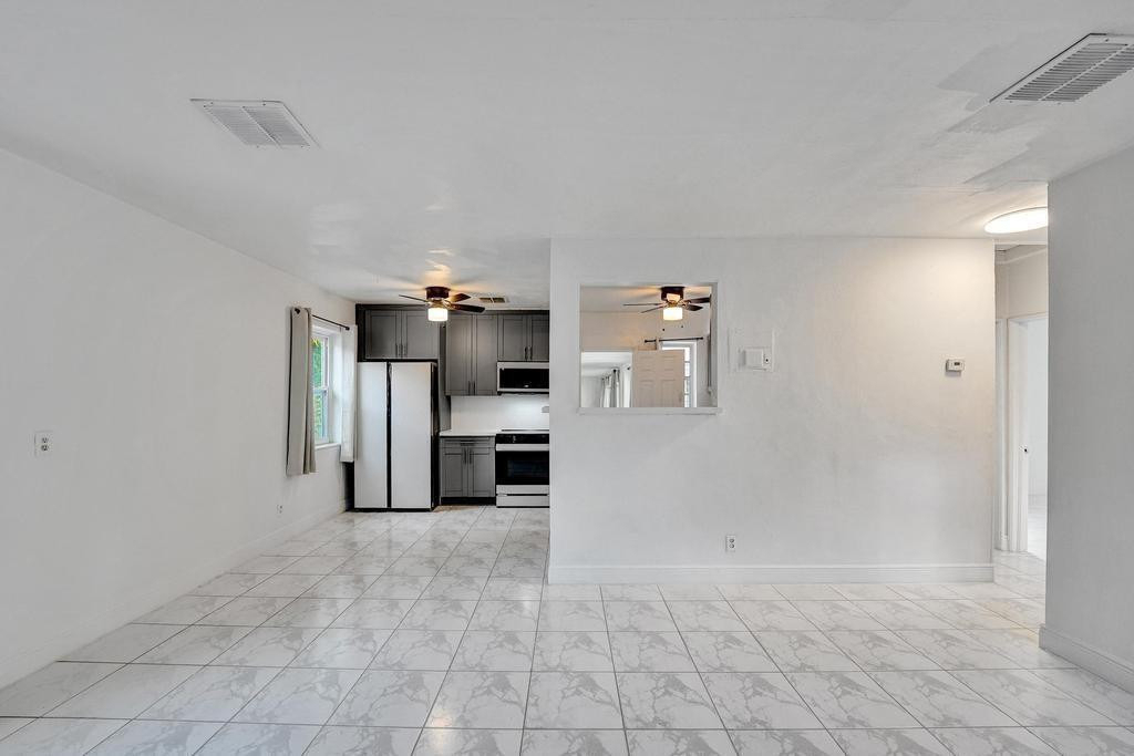 1836 Sw 9th Avenue - Photo 2