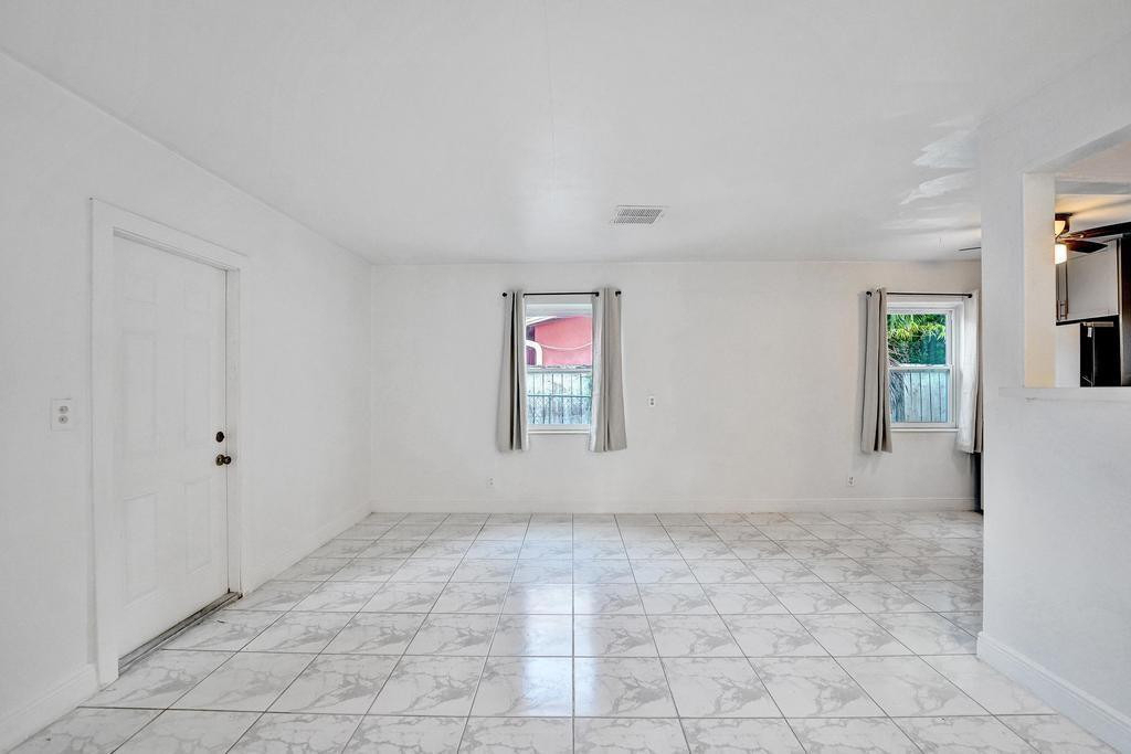 1836 Sw 9th Avenue - Photo 7