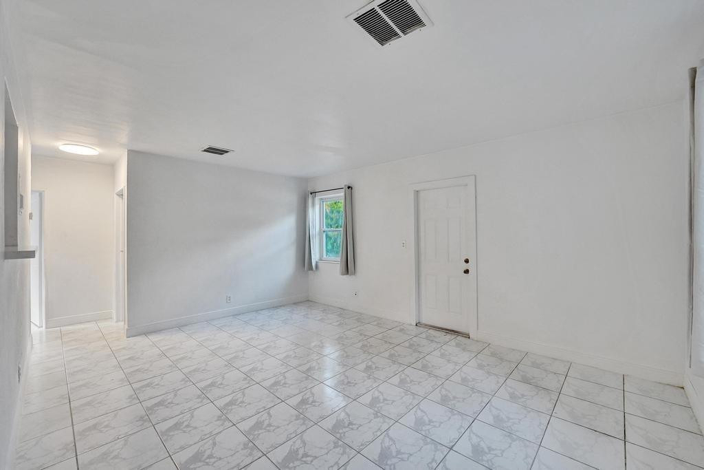 1836 Sw 9th Avenue - Photo 5