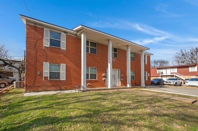308 College Street - Photo 1
