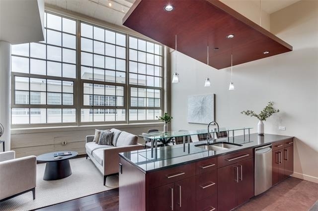 2600 W 7th Street - Photo 1