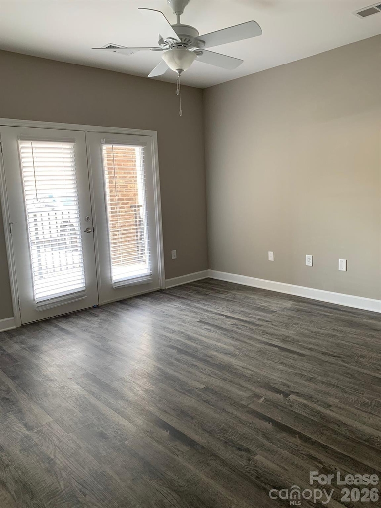 50 Riverside Drive - Photo 15