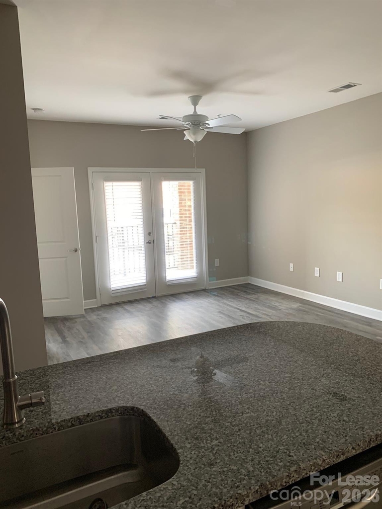 50 Riverside Drive - Photo 2