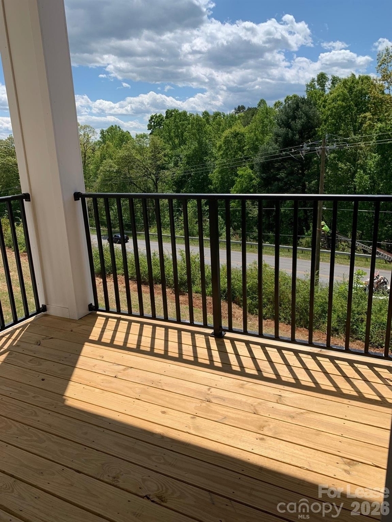 50 Riverside Drive - Photo 3
