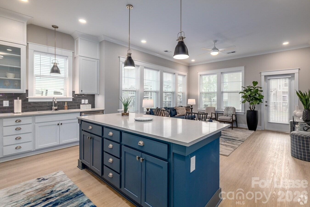 1241 Columbia Circle - Photo 4