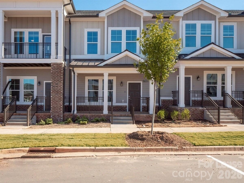 1241 Columbia Circle - Photo 2