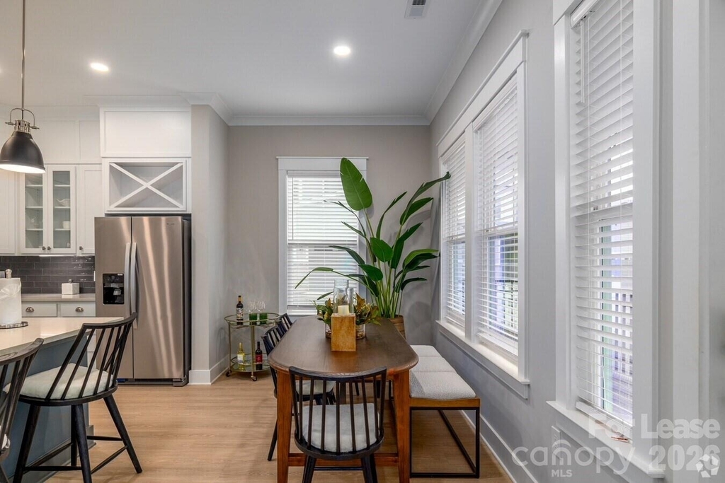 1241 Columbia Circle - Photo 9