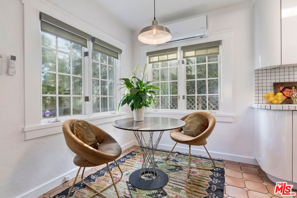 2427 N Gower Street - Photo 5