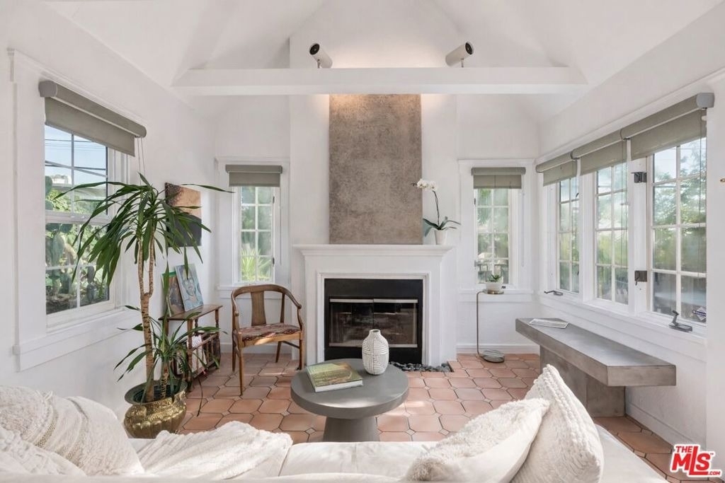 2427 N Gower Street - Photo 0