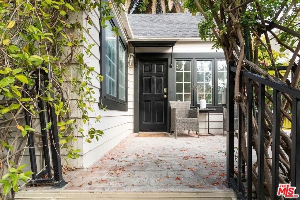2427 N Gower Street - Photo 8