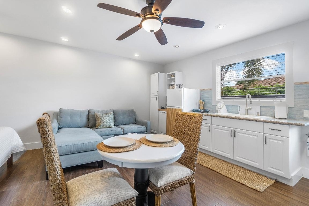 43 W Plumosa Lane - Photo 2