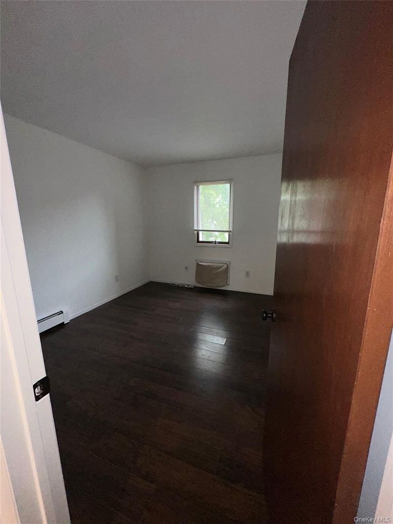 83 Manorhaven Boulevard - Photo 4