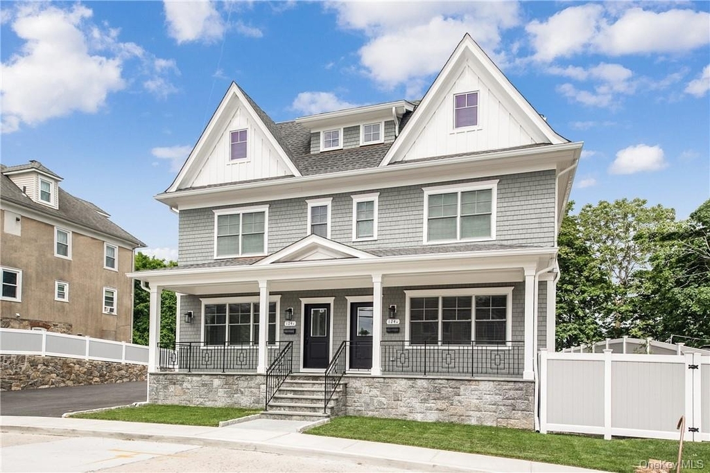 124-b Maple Avenue - Photo 0