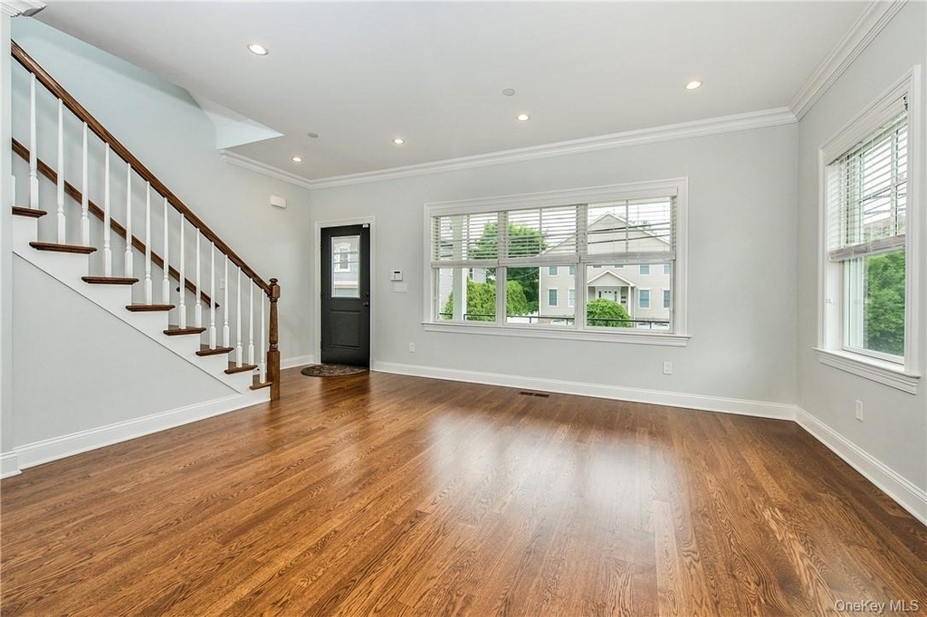 124-b Maple Avenue - Photo 1