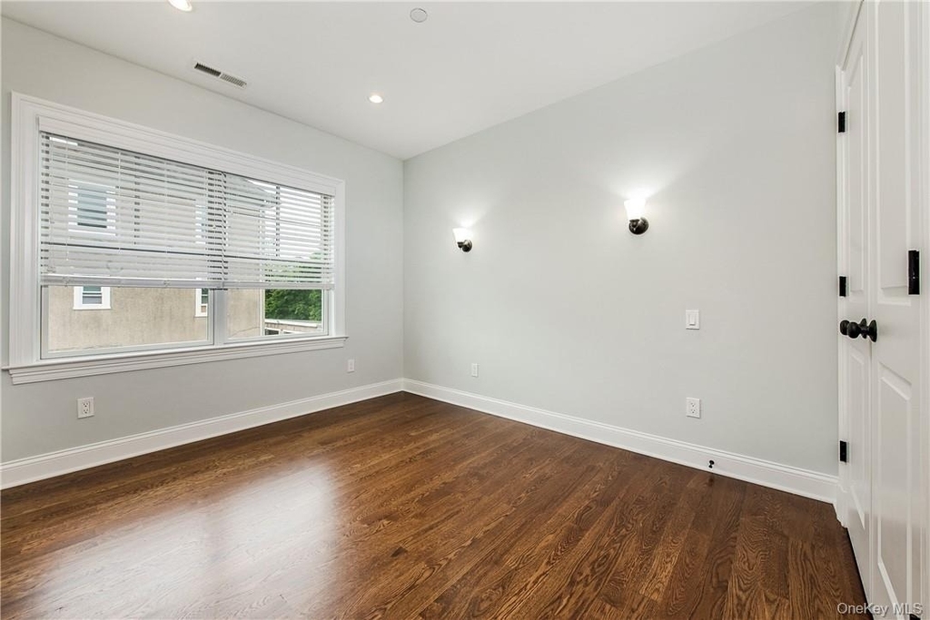 124-b Maple Avenue - Photo 12
