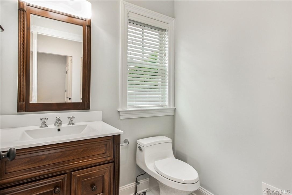 124-b Maple Avenue - Photo 8