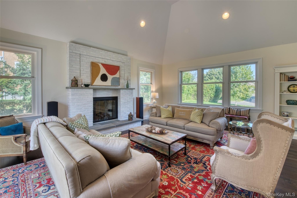 2055 Grandview Drive - Photo 3