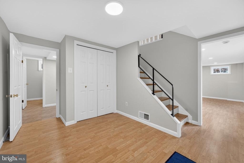 7507 Murillo Street - Photo 2