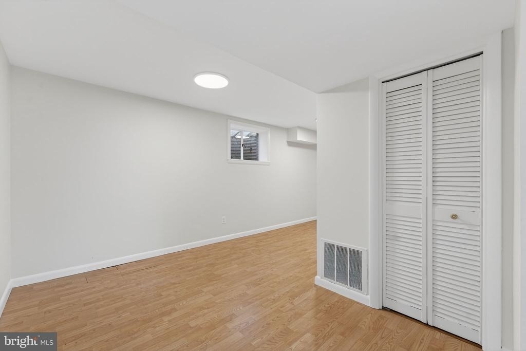 7507 Murillo Street - Photo 8