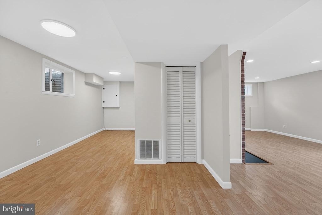 7507 Murillo Street - Photo 7