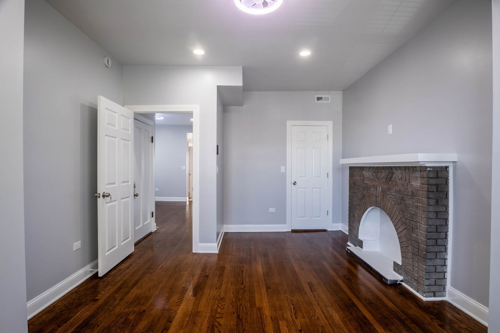 4837 W Monroe Street - Photo 2