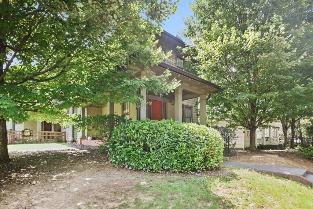 519 N Highland Avenue Ne - Photo 1