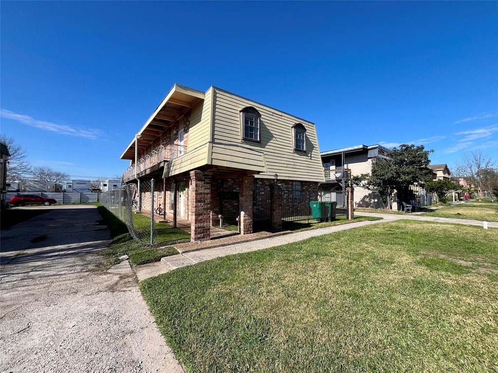 1042 W Village Court - Photo 2