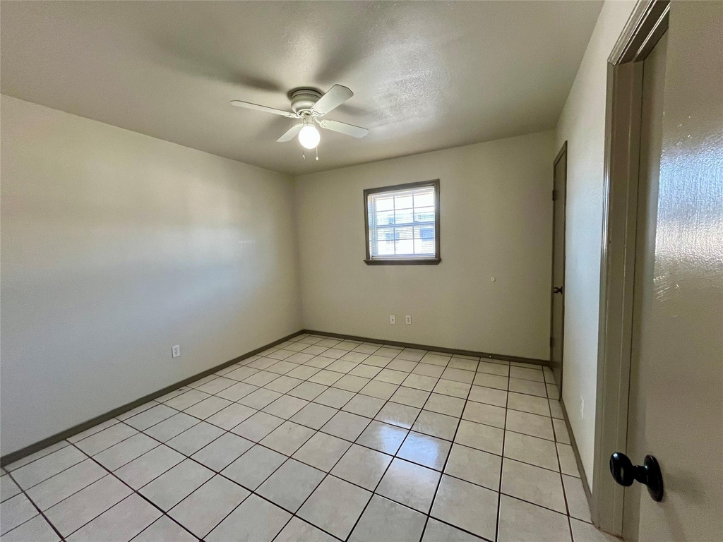 1042 W Village Court - Photo 15