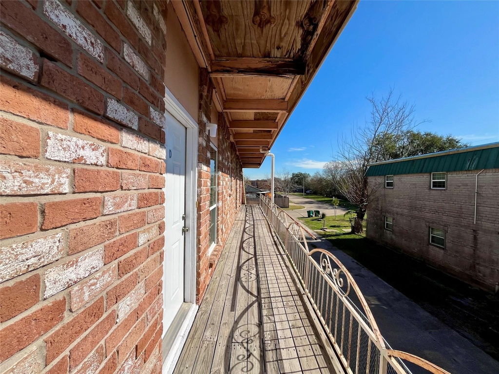 1042 W Village Court - Photo 4