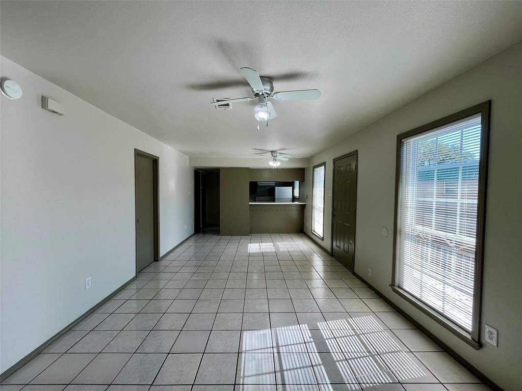 1042 W Village Court - Photo 9