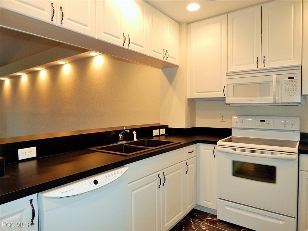 1113 Van Loon Commons Circle - Photo 4