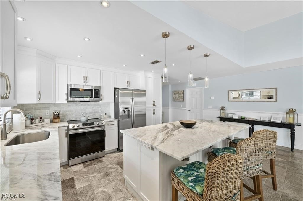 521 102nd Avenue N - Photo 9