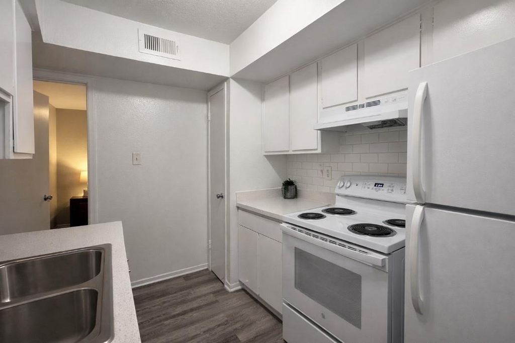 1541 Moritz Drive - Photo 2