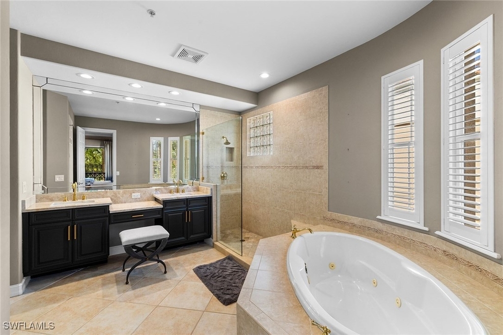 2864 Tiburon Boulevard E - Photo 20