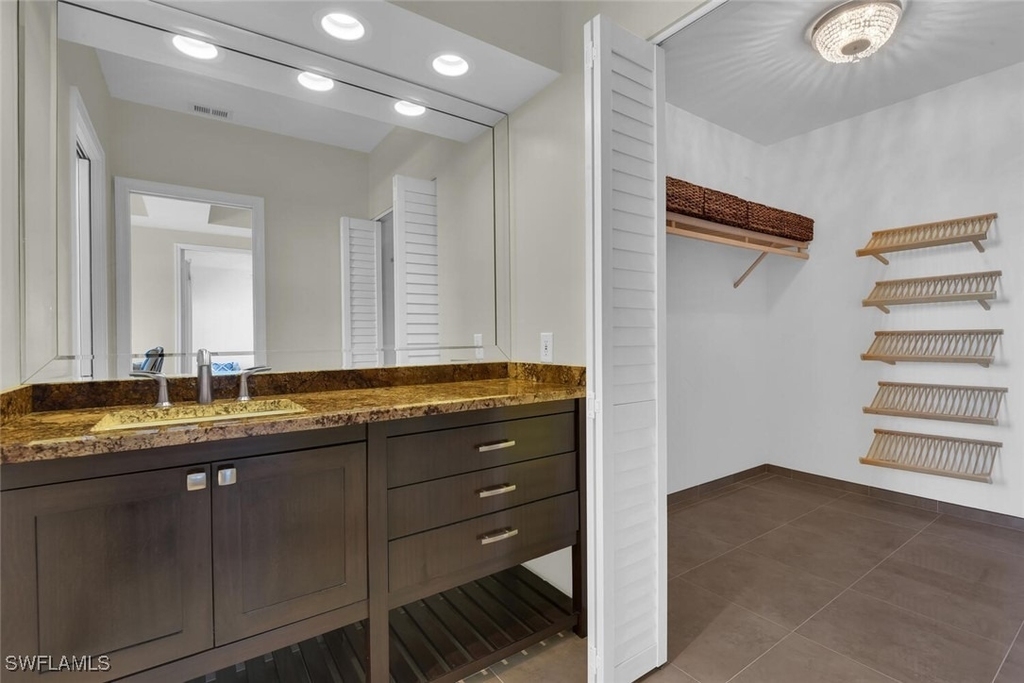 2000 Royal Marco Way - Photo 16