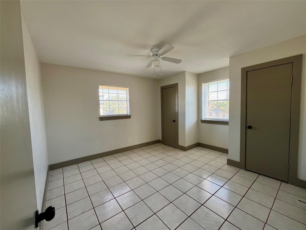1042 W Village Court - Photo 21